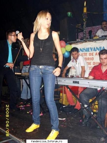Ce crezi despre Denisa? - Clik pe poza pentru a mari iar pentru a copia - Forum-ul fanilor adevarati